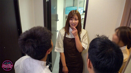 G-Cup Housewife on Hot Spring Trip with Young Male Coworkers
