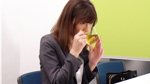 Arrogant Career Woman Boss Brought Low: Obedient Sex Contract Employee Shibuya Natsu